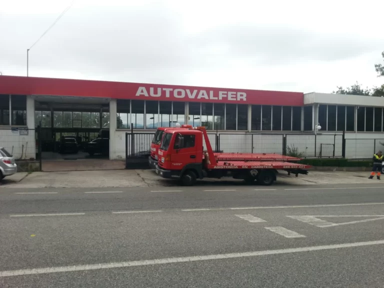 Conacta con Grúas Autovalfer Sarria 2